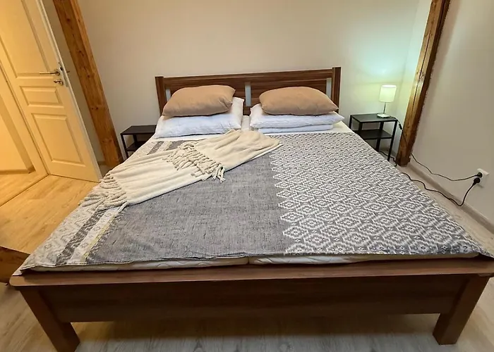 Maisonette In The Historical Center Of 코시체